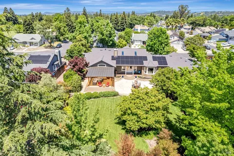 View/Area - 320 Wilson Ln, Windsor, CA 95492 photo 4 of 5