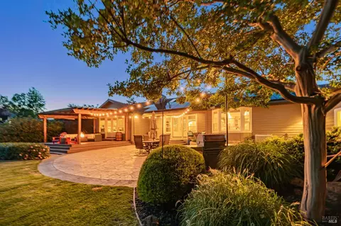 Exterior - 320 Wilson Ln, Windsor, CA 95492 photo 30 of 35