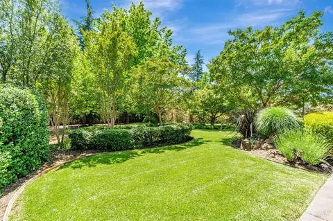 Exterior - 320 Wilson Ln, Windsor, CA 95492 photo 15 of 35