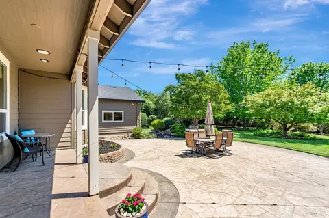 Exterior - 320 Wilson Ln, Windsor, CA 95492 photo 17 of 35