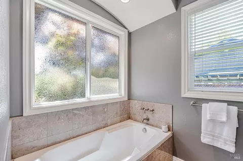 Bath - 320 Wilson Ln, Windsor, CA 95492 photo 2 of 3