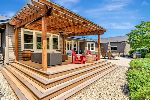 Exterior - 320 Wilson Ln, Windsor, CA 95492 photo 13 of 35