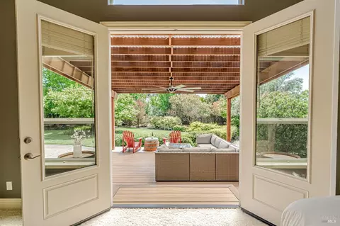 Exterior - 320 Wilson Ln, Windsor, CA 95492 photo 5 of 35