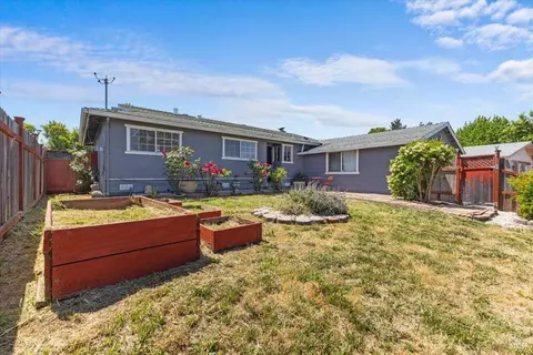 2508 Pomo Trl, Santa Rosa, CA 95403
