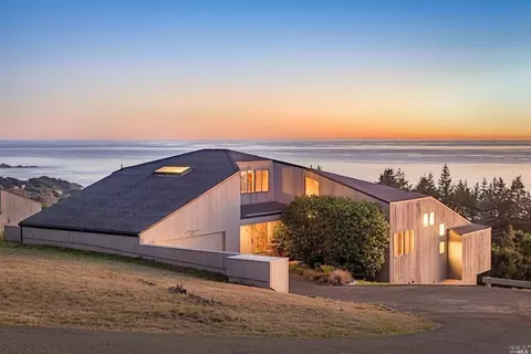 36835 Greencroft Close, The Sea Ranch, CA 95497
