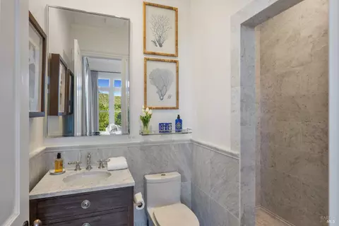 Bath - 17256 7th St E, Sonoma, CA 95476 photo 2 of 6