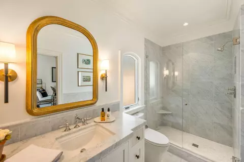Bath - 17256 7th St E, Sonoma, CA 95476 photo 6 of 6