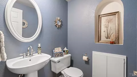 Bath - 540 Wicklow Dr, Vacaville, CA 95688 photo 1 of 4