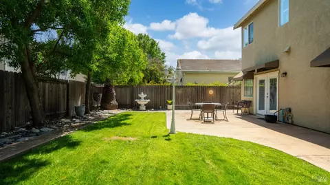 Exterior - 540 Wicklow Dr, Vacaville, CA 95688 photo 9 of 11
