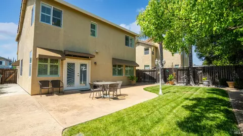 Exterior - 540 Wicklow Dr, Vacaville, CA 95688 photo 7 of 11