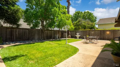 Exterior - 540 Wicklow Dr, Vacaville, CA 95688 photo 10 of 11