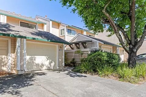 2124 Chianti Dr, Santa Rosa, CA 95403