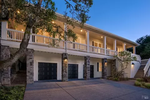 741 El Paseo Dr, Petaluma, CA 94952