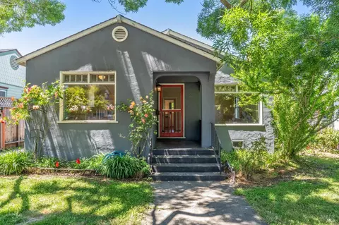 608 Mountain View Ave, Petaluma, CA 94952