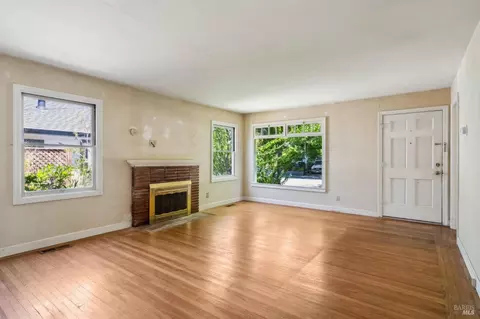608 Mountain View Ave, Petaluma, CA 94952 photo 4