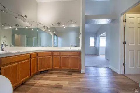 Bath - 250 Carpenter Ct, Dixon, CA 95620 photo 6 of 6