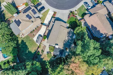 View/Area - 250 Carpenter Ct, Dixon, CA 95620 photo 1 of 4