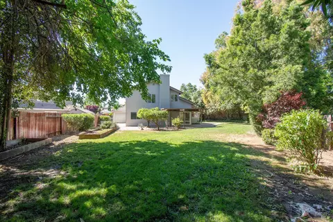 Exterior - 250 Carpenter Ct, Dixon, CA 95620 photo 5 of 8