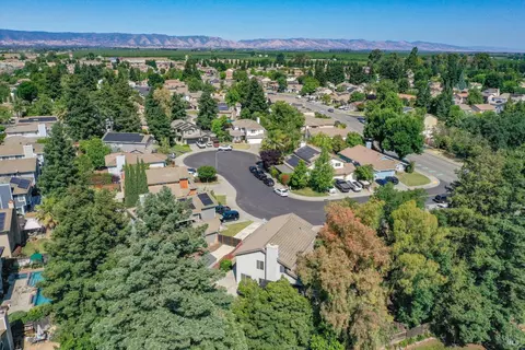 View/Area - 250 Carpenter Ct, Dixon, CA 95620 photo 2 of 4