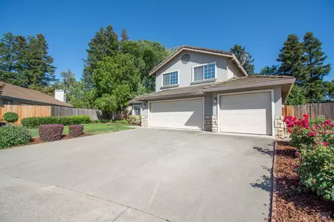 Exterior - 250 Carpenter Ct, Dixon, CA 95620 photo 2 of 8