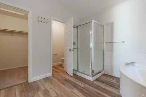Bath - 250 Carpenter Ct, Dixon, CA 95620 photo 5 of 6