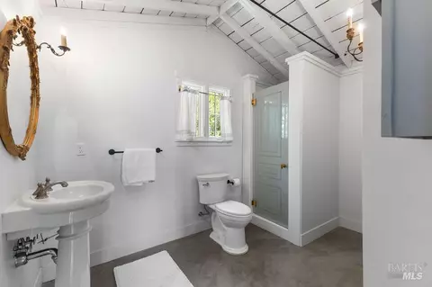 Bath - 1801 Bodega Ave, Petaluma, CA 94952 photo 7 of 7