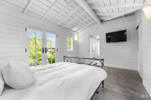 Bedroom - 1801 Bodega Ave, Petaluma, CA 94952 photo 10 of 11