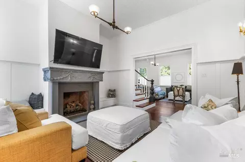 Living - 1801 Bodega Ave, Petaluma, CA 94952 photo 4 of 4