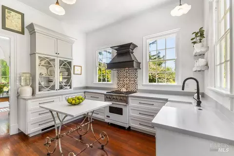 Kitchen - 1801 Bodega Ave, Petaluma, CA 94952 photo 4 of 7