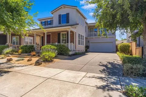 385 Decanter Cir, Windsor, CA 95492