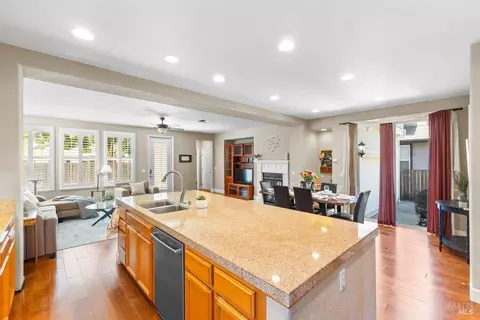 385 Decanter Cir, Windsor, CA 95492 photo 17