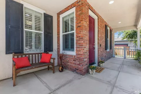 385 Decanter Cir, Windsor, CA 95492 photo 3