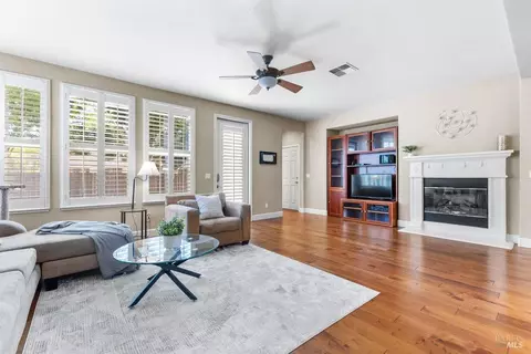 385 Decanter Cir, Windsor, CA 95492 photo 14