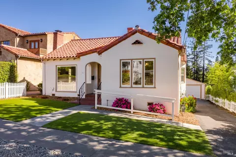 31 Laurel Ave, Petaluma, CA 94952