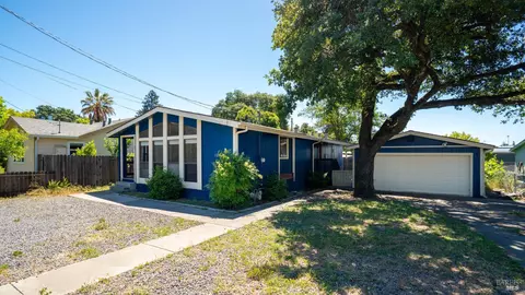 125 Champlain Ave, Cloverdale, CA 95425