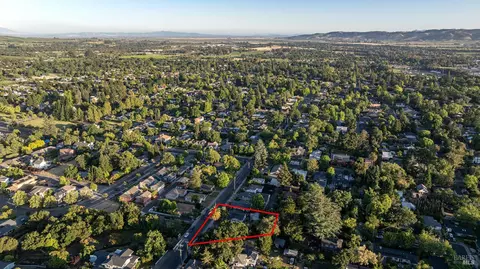 View/Area - 439 4th St E, Sonoma, CA 95476 photo 4 of 5