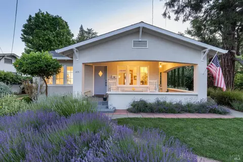 439 4th St E, Sonoma, CA 95476