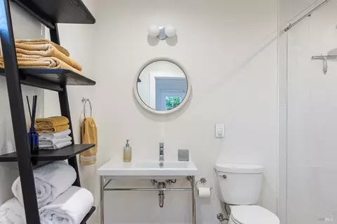 Bath - 439 4th St E, Sonoma, CA 95476 photo 3 of 4