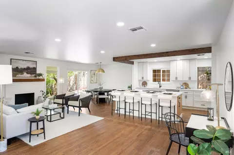 1109 Broadmoor Dr, Napa, CA 94558