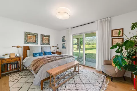 Bedroom - 21800 River Rd, Geyserville, CA 95441 photo 2 of 3