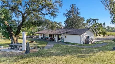 Exterior - 21800 River Rd, Geyserville, CA 95441 photo 3 of 4
