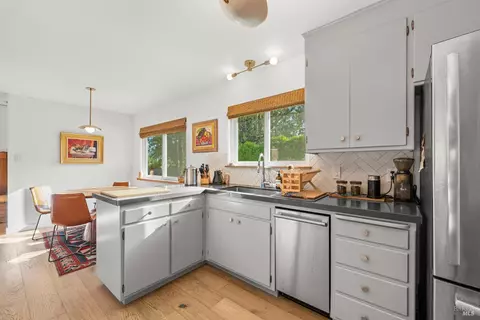 Kitchen - 21800 River Rd, Geyserville, CA 95441 photo 4 of 5