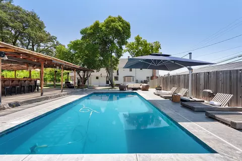 995 Dry Creek Rd, Healdsburg, CA 95448