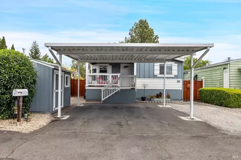 25 Walnut Cir, Rohnert Park, CA 94928