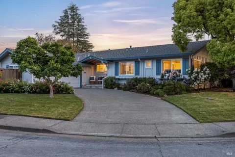 22 Laurie Ct, Novato, CA 94947
