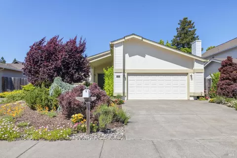 1506 Cerro Sonoma Cir, Petaluma, CA 94954