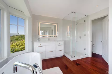 Bath - 22 Eucalyptus Rd, Belvedere, CA 94920 photo 3 of 14