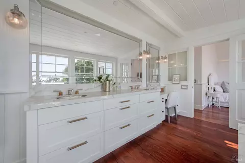 Bath - 22 Eucalyptus Rd, Belvedere, CA 94920 photo 8 of 14