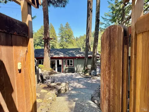 12400 Westside Rd, Forestville, CA 95436