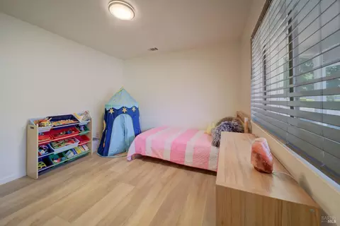 Bedroom - 935 Mason Ct, Dixon, CA 95620 photo 5 of 7